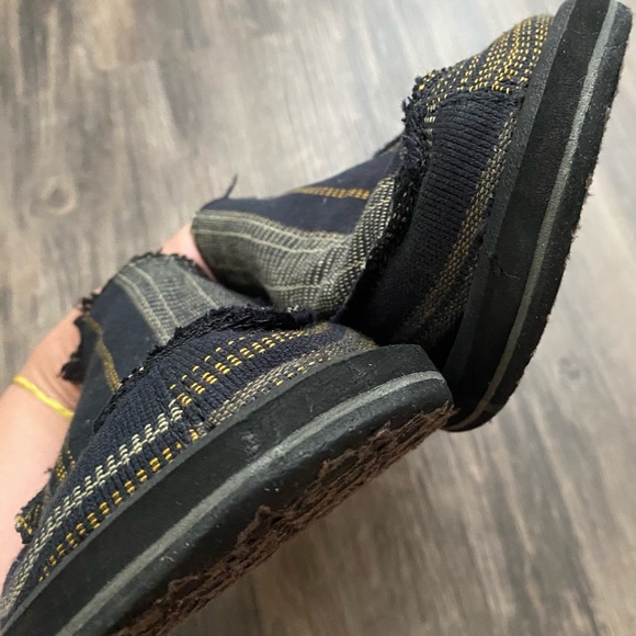 Sanuk Chiba Fleece Lined Slip-Ons - Picture 8 of 8